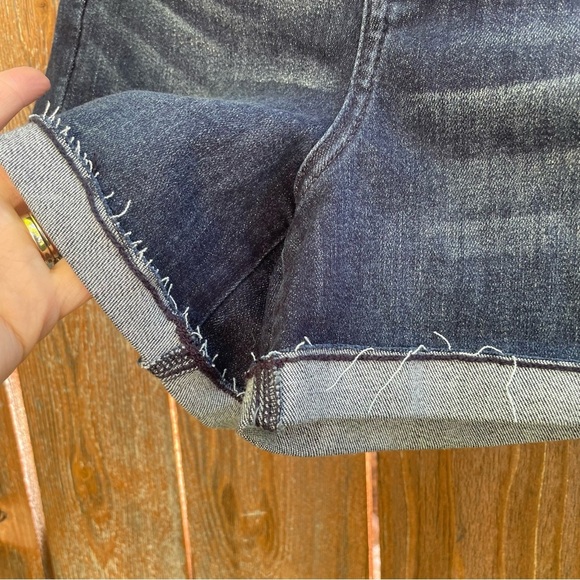 AMERICAN EAGLE Curvy Super Hi Rise Shortie Stretch Women's Denim Shorts Size 4 - Picture 6 of 11